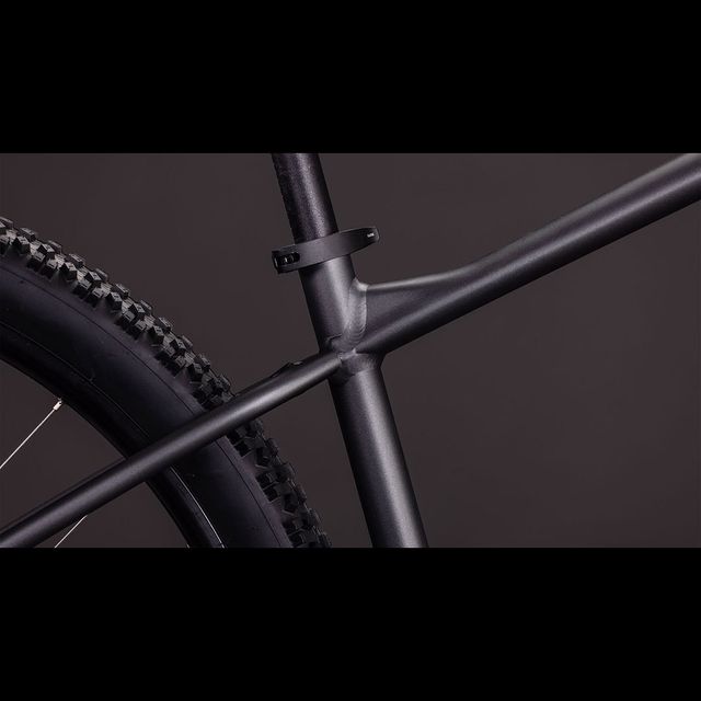 CUBE Aim Pro maastopyörä CUBE Aim Pro maastopyörä